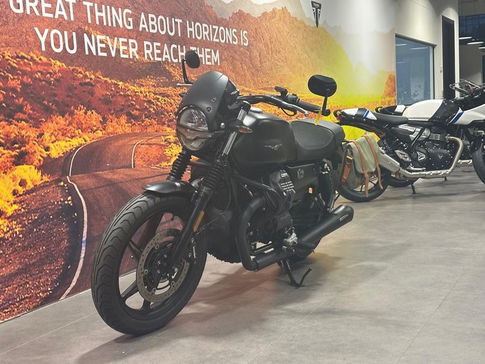 2022 Moto Guzzi V7 Stone Stone Black
