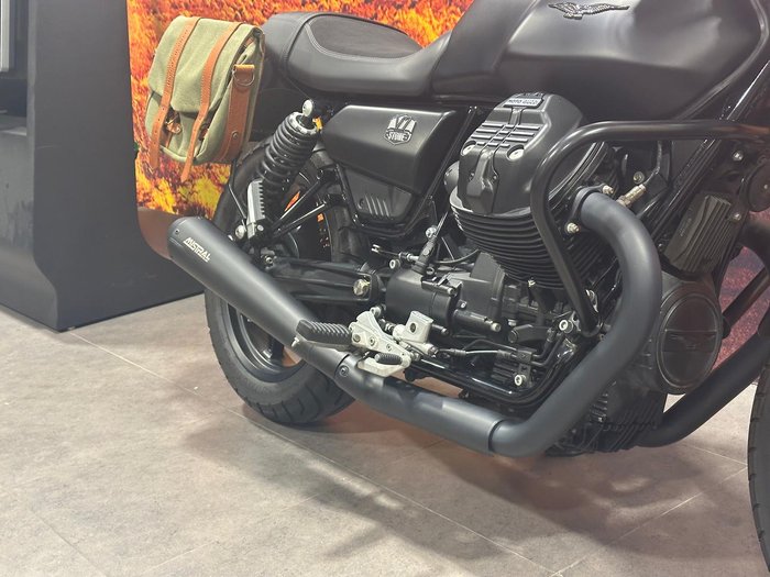2022 Moto Guzzi V7 Stone Stone Black