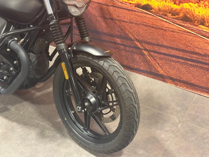 2022 Moto Guzzi V7 Stone Stone Black