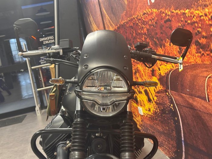 2022 Moto Guzzi V7 Stone Stone Black