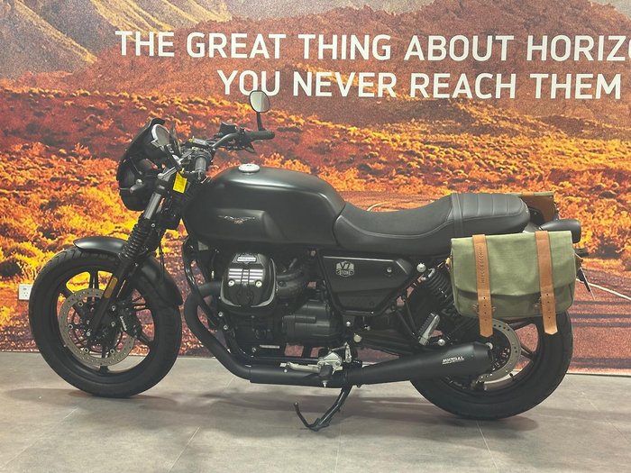 2022 Moto Guzzi V7 Stone Stone Black