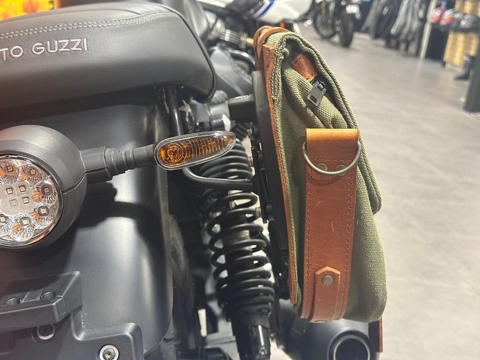 2022 Moto Guzzi V7 Stone Stone Black