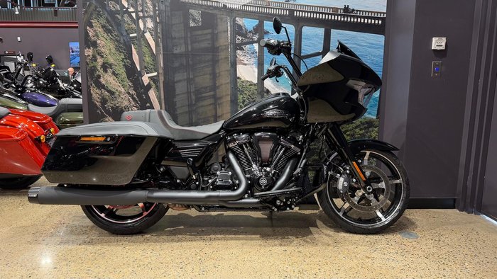 Harley-Davidson Road Glide 117 (FLTRX) Touring