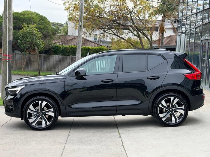 2025 Volvo XC40 Ultra B4 Dark
