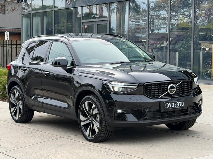 2025 Volvo XC40 Ultra B4 Dark