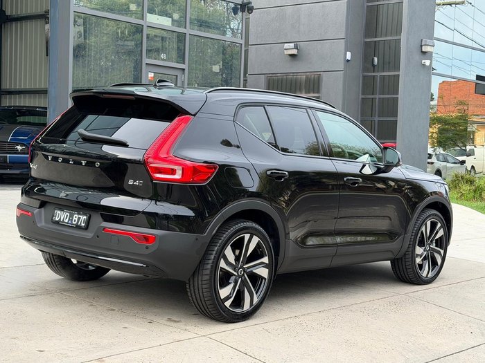2025 Volvo XC40 Ultra B4 Dark