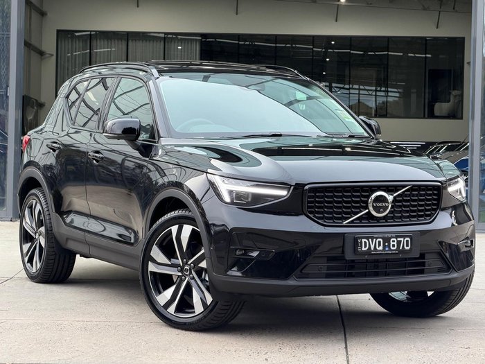 2025 Volvo XC40