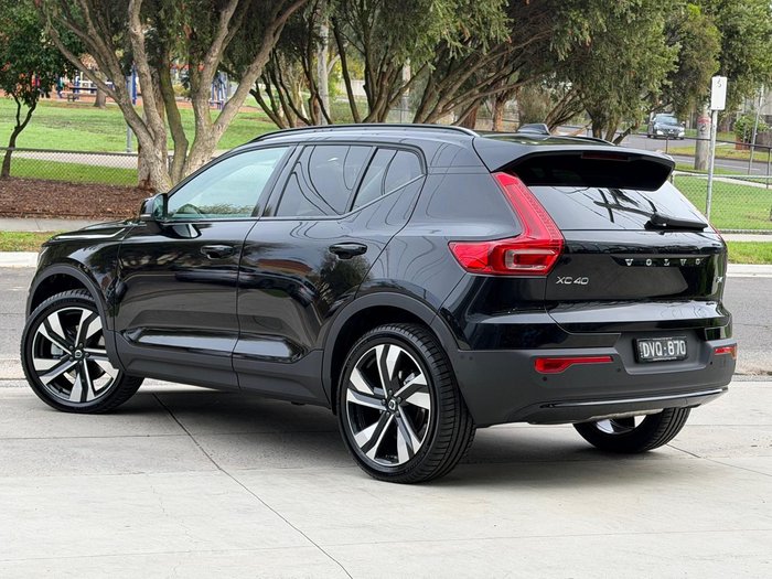 2025 Volvo XC40 Ultra B4 Dark