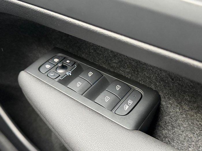 2025 Volvo XC40 Ultra B4 Dark