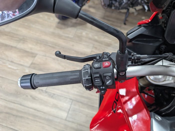 2021 BMW Motorrad F 900 XR