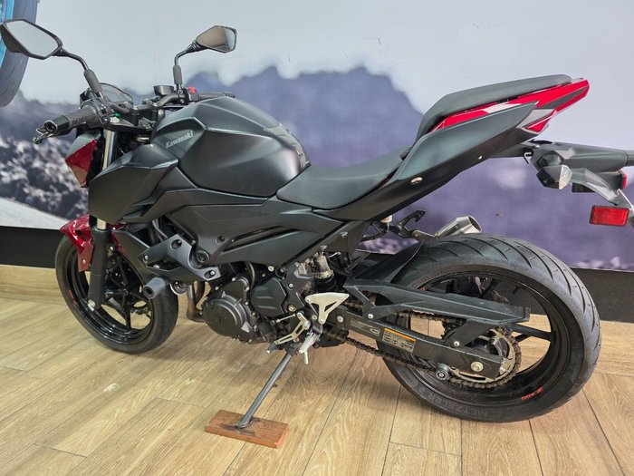 2021 Kawasaki Z400 RED