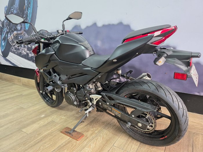 2021 Kawasaki Z400 RED