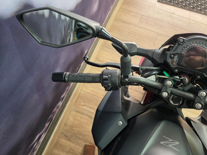 2021 Kawasaki Z400 RED