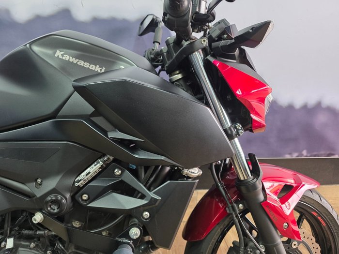 2021 Kawasaki Z400 RED