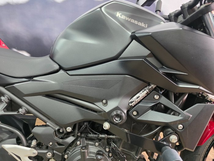 2021 Kawasaki Z400 RED