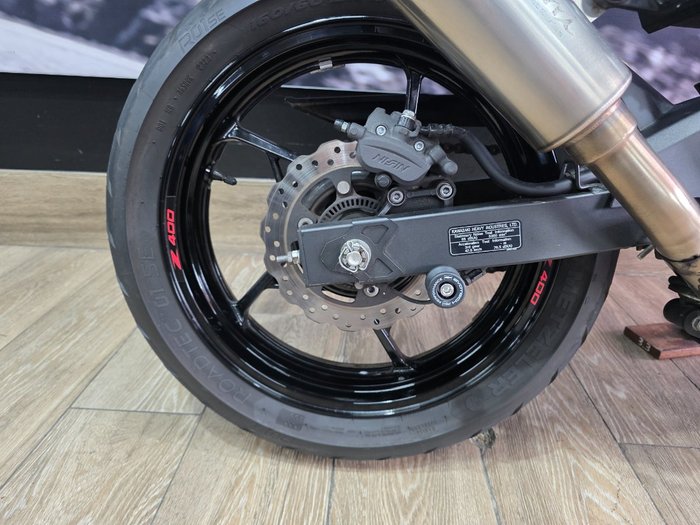 2021 Kawasaki Z400 RED