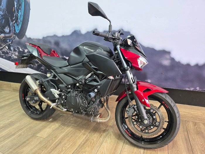 2021 Kawasaki Z400 RED