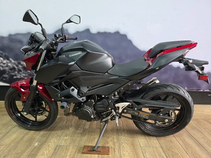 2021 Kawasaki Z400 RED