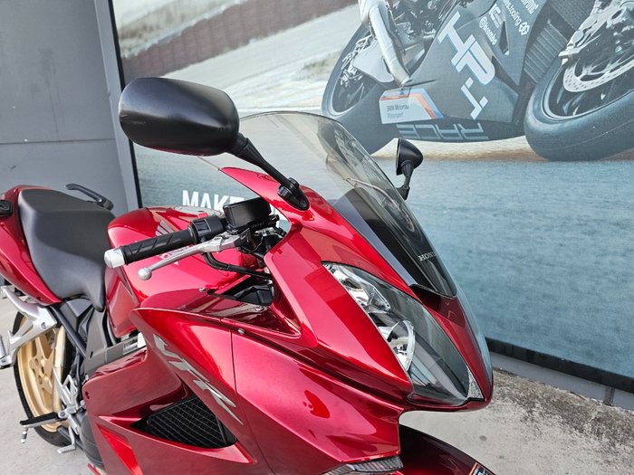 2009 Honda VFR800F (VFR800Fi) Red
