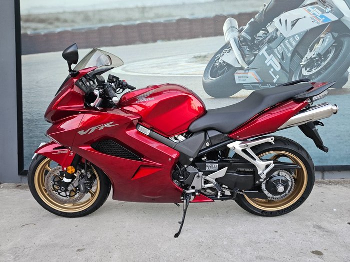 2009 Honda VFR800F (VFR800Fi) Red
