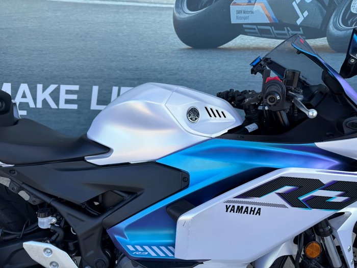 2025 Yamaha YZF-R3 White