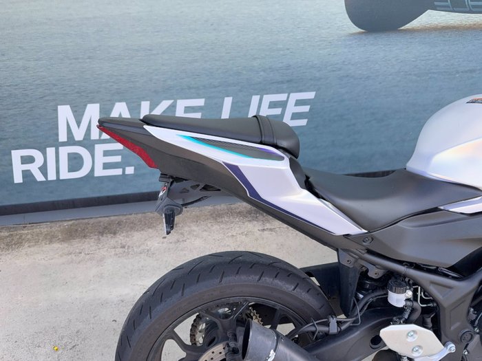 2025 Yamaha YZF-R3 White