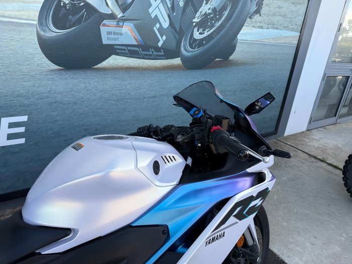 2025 Yamaha YZF-R3 White