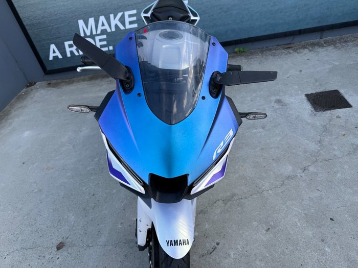 2025 Yamaha YZF-R3 White