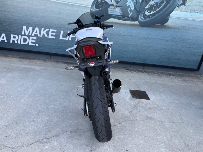 2025 Yamaha YZF-R3 White