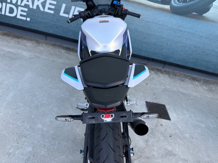 2025 Yamaha YZF-R3 White