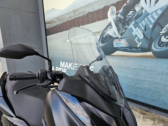 2022 Yamaha XMAX 300 (CZD300A) Black