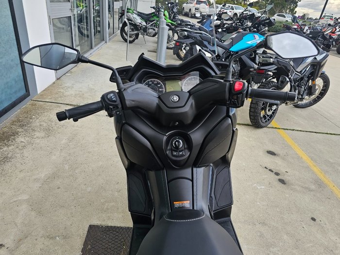 2022 Yamaha XMAX 300 (CZD300A) Black