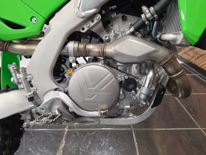 2025 Kawasaki KX450 LIME GREEN