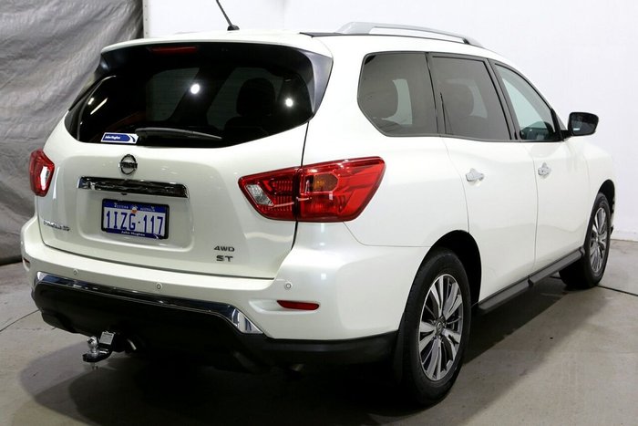 2019 Nissan Pathfinder ST