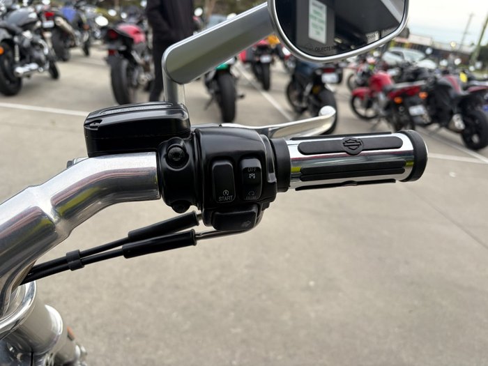 2015 HARLEY-DAVIDSON VRSCF MUSCLE Black