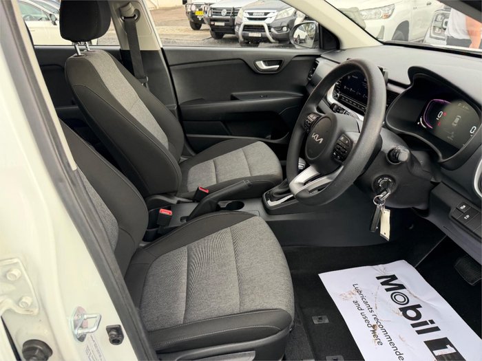 2024 KIA STONIC S