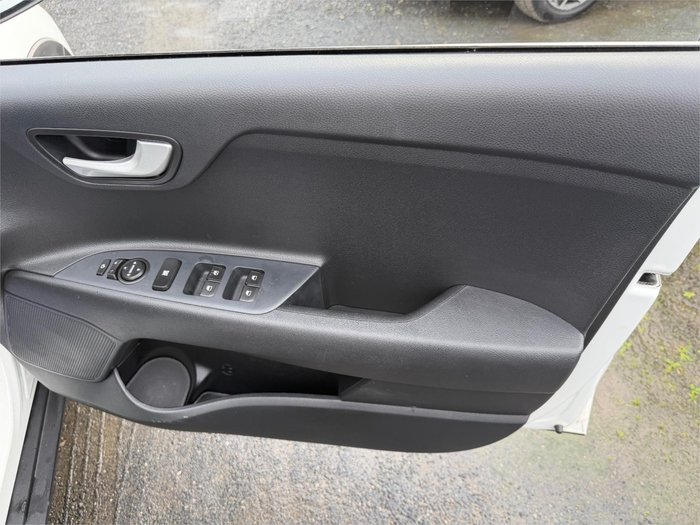 2024 KIA STONIC S