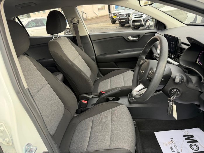 2024 KIA STONIC S