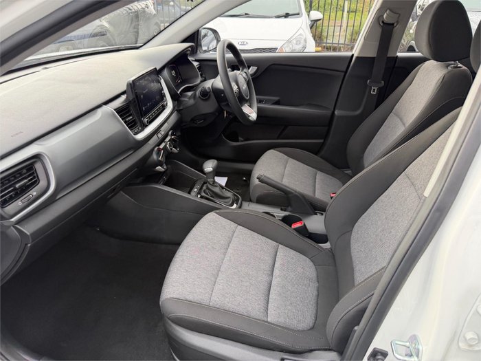2024 KIA STONIC S