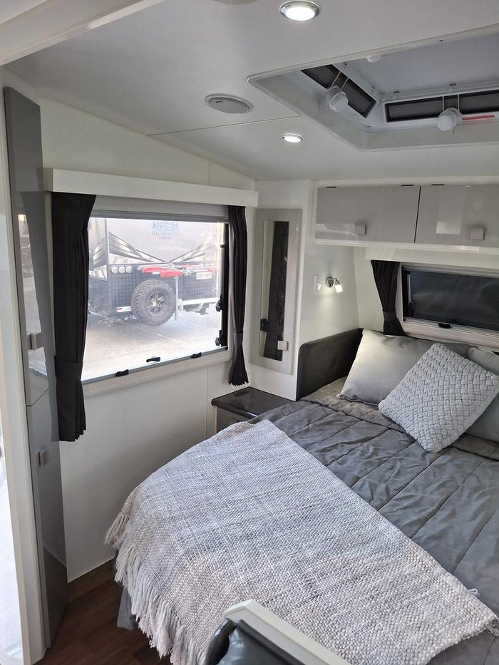 2015 Traveller Utopia