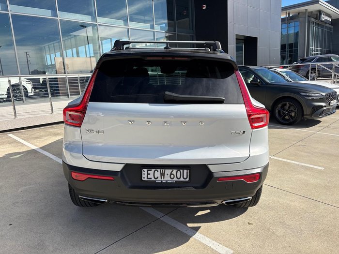 2019 Volvo XC40 T5 R-Design