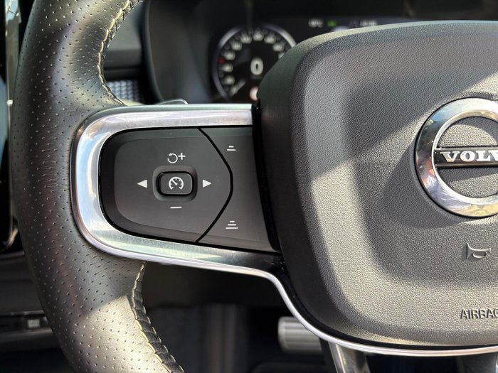2019 Volvo XC40 T5 R-Design