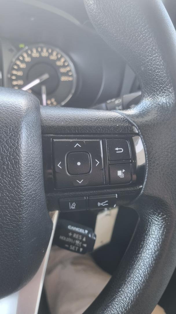 2022 Toyota Hilux SR