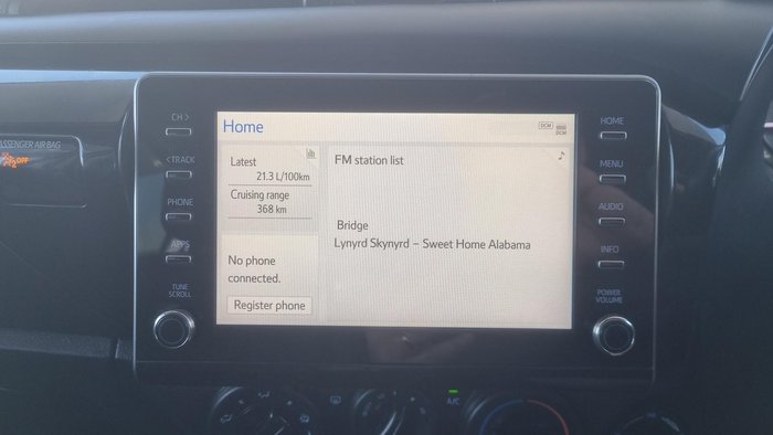 2022 Toyota Hilux SR