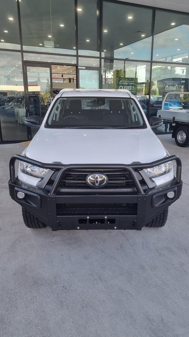 2022 Toyota Hilux SR