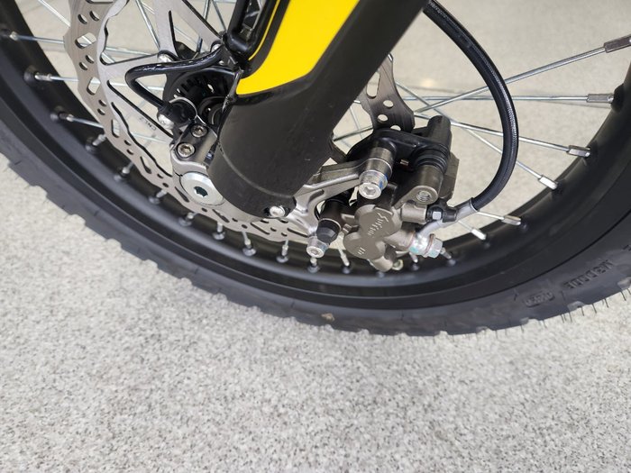2025 Surron ULTRA BEE R YELLOW/BLACK