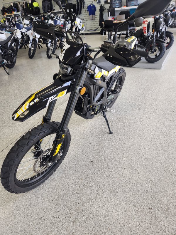 2025 Surron ULTRA BEE R YELLOW/BLACK