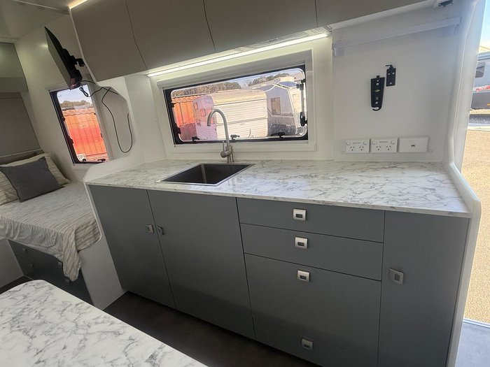 2025 Vecto Caravans Crossborder 20' ( 6.0M )