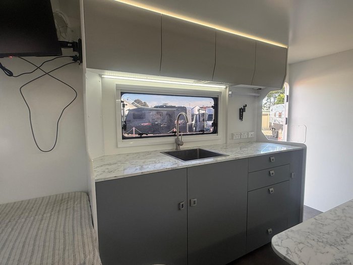 2025 Vecto Caravans Crossborder 20' ( 6.0M )