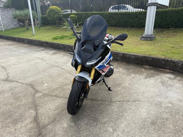 2025 BMW R 1300 RS Performance
